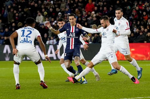 梅西以两次助攻助国际迈阿密首度称霸全美，引发海外球迷热议（梅西两次助攻助力国际迈阿密首夺全美桂冠，海外球迷热议）