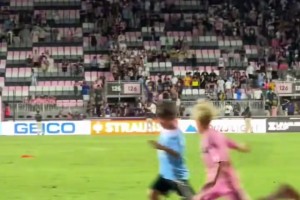 绿帽哥：曼联CEO已将哈维视为接替阿莫林的头号人选（消息称曼联CEO已将哈维列为接替阿莫林的首选）