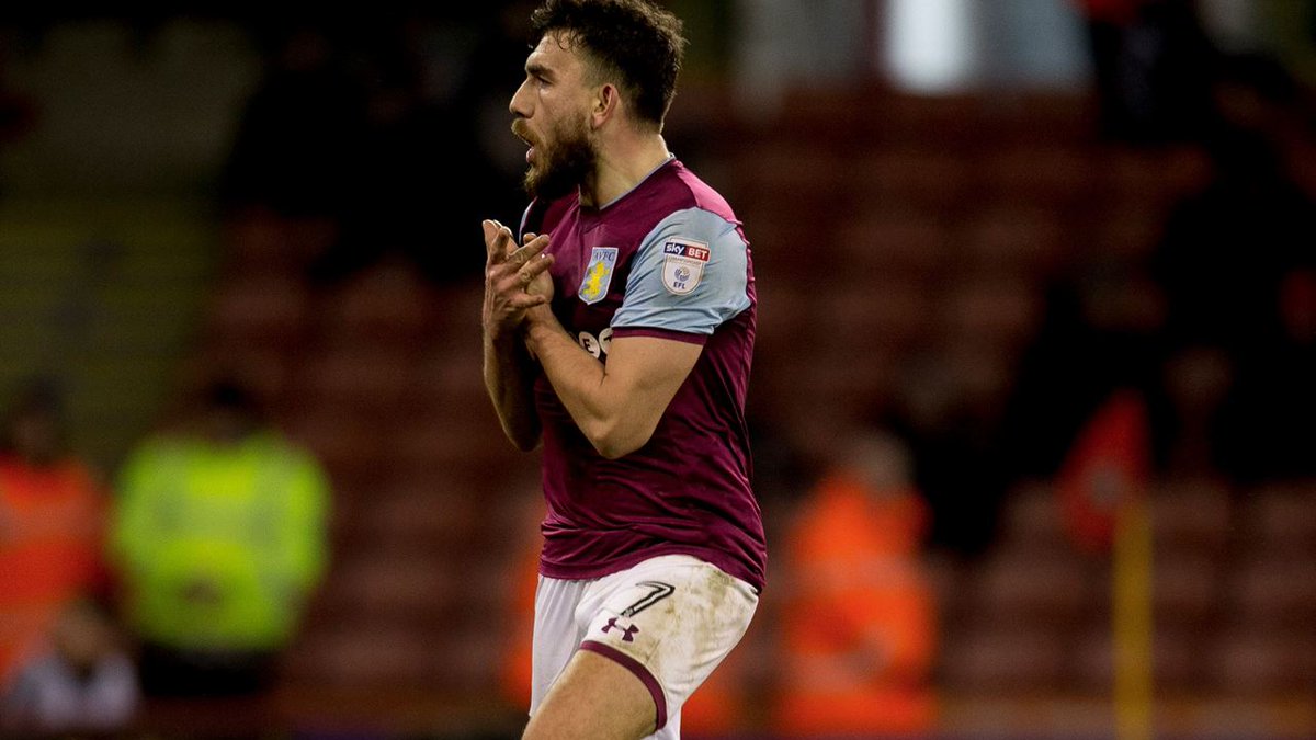 梅西世界波破门 帮助球队全取三分（梅西远射建功 助球队拿下三分）