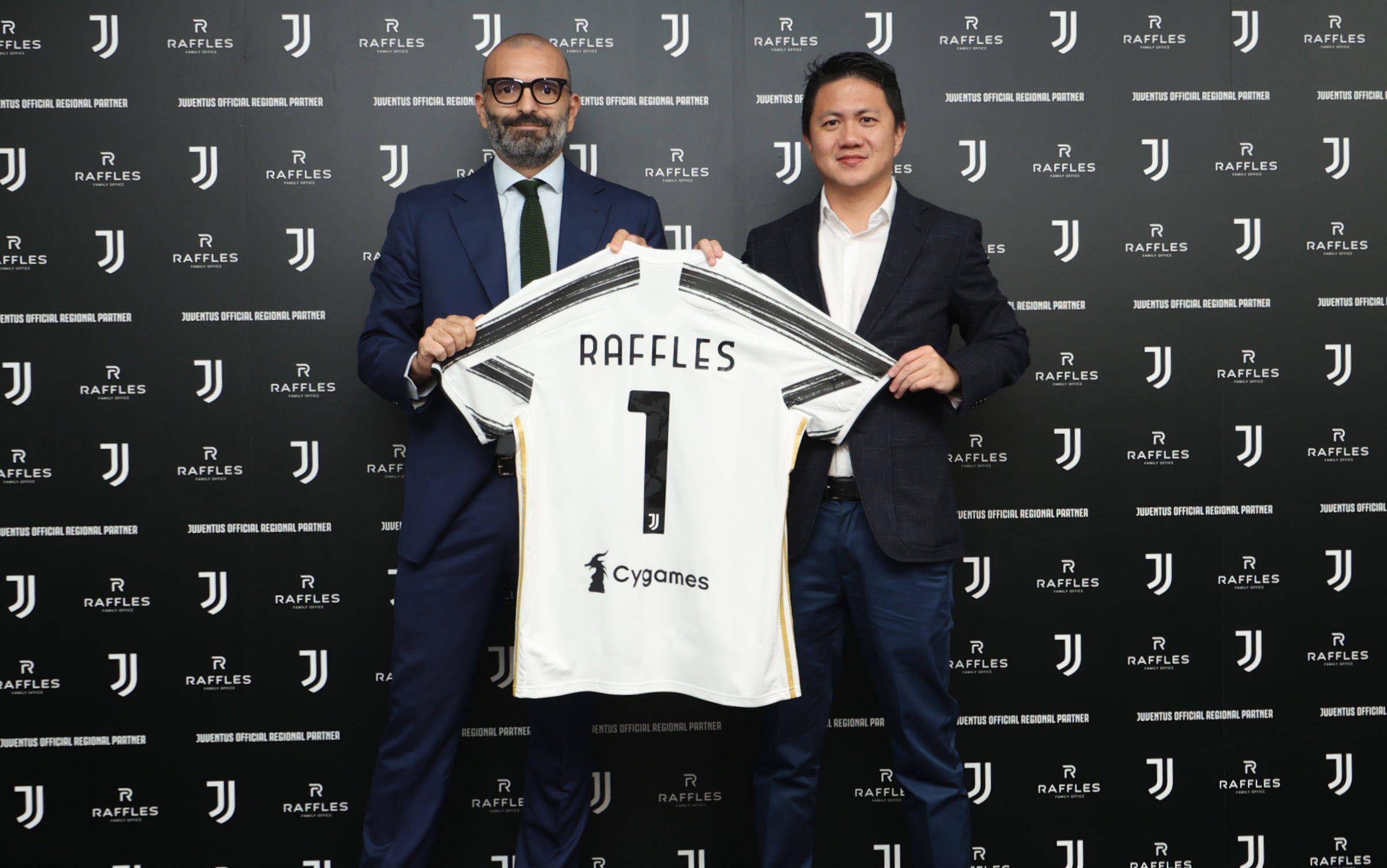 欧冠前瞻：阿贾克斯客战黑马卡拉巴克，能否期盼取得首胜？（欧冠前瞻：阿贾克斯做客挑战黑马卡拉巴克，首胜能否到来？）