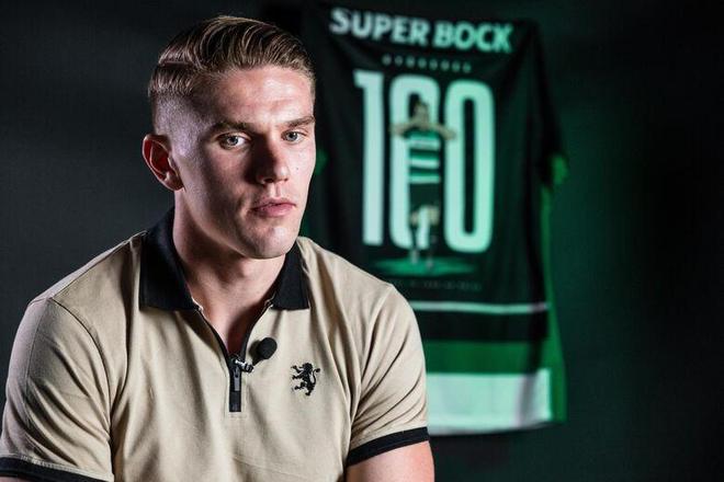 2025／26赛季英超：1亿欧炸裂报价！曼联要从皇马抢走巴尔韦德（英超2025／26：曼联砸1亿欧强挖皇马中场巴尔韦德）