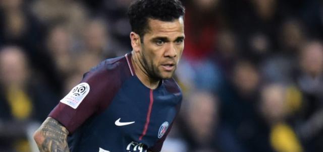 球迷：这球就是不讲道理的那种（球迷：这个球纯属不讲理）