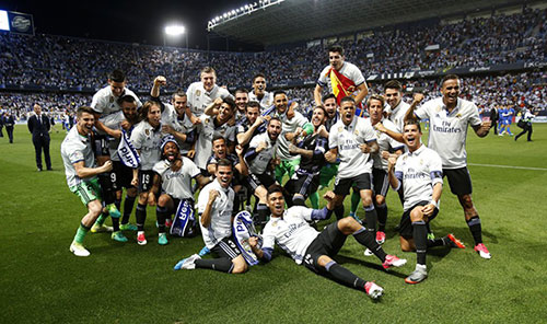 法尔克：赫内斯欣赏施洛特贝克，能否签下要看于帕的续约情况（法尔克：赫内斯看好施洛特贝克，是否引进取决于于帕续约进展）