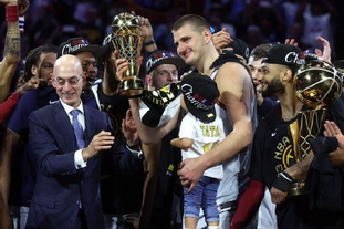 拉菲尼亚：今天我觉得有点累，要求换人是因为我没法坚持了（拉菲尼亚自述疲惫：体能难以支撑，主动申请被换下）