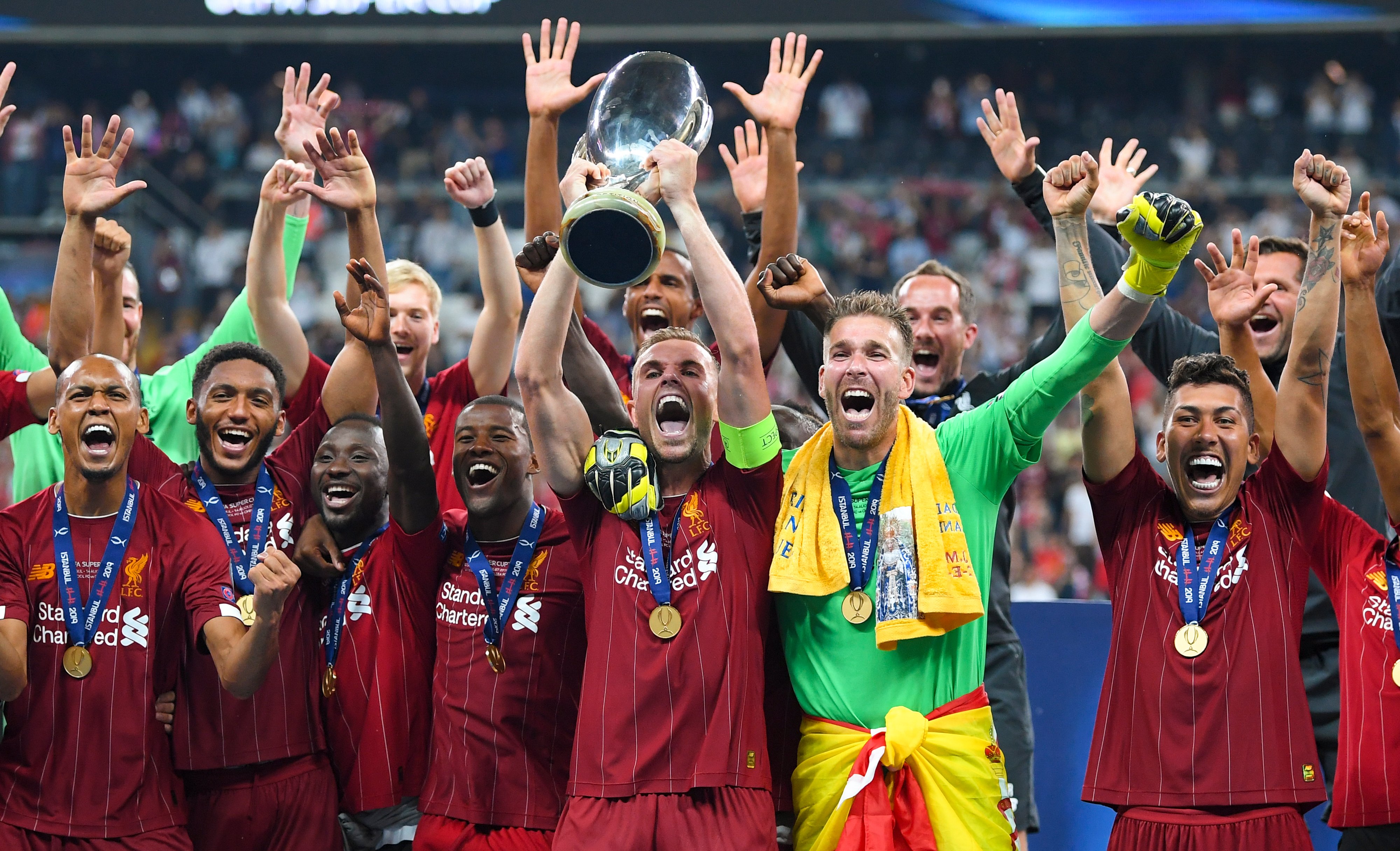 洛杉矶快船以131-116击败黄蜂，哈登55分创队史新高，成为NBA第四位得分超55分的球员，表现惊艳。（快船131-116力克黄蜂，哈登轰55分刷新队史纪录，成NBA史上第4位55+得分者，表现惊艳）